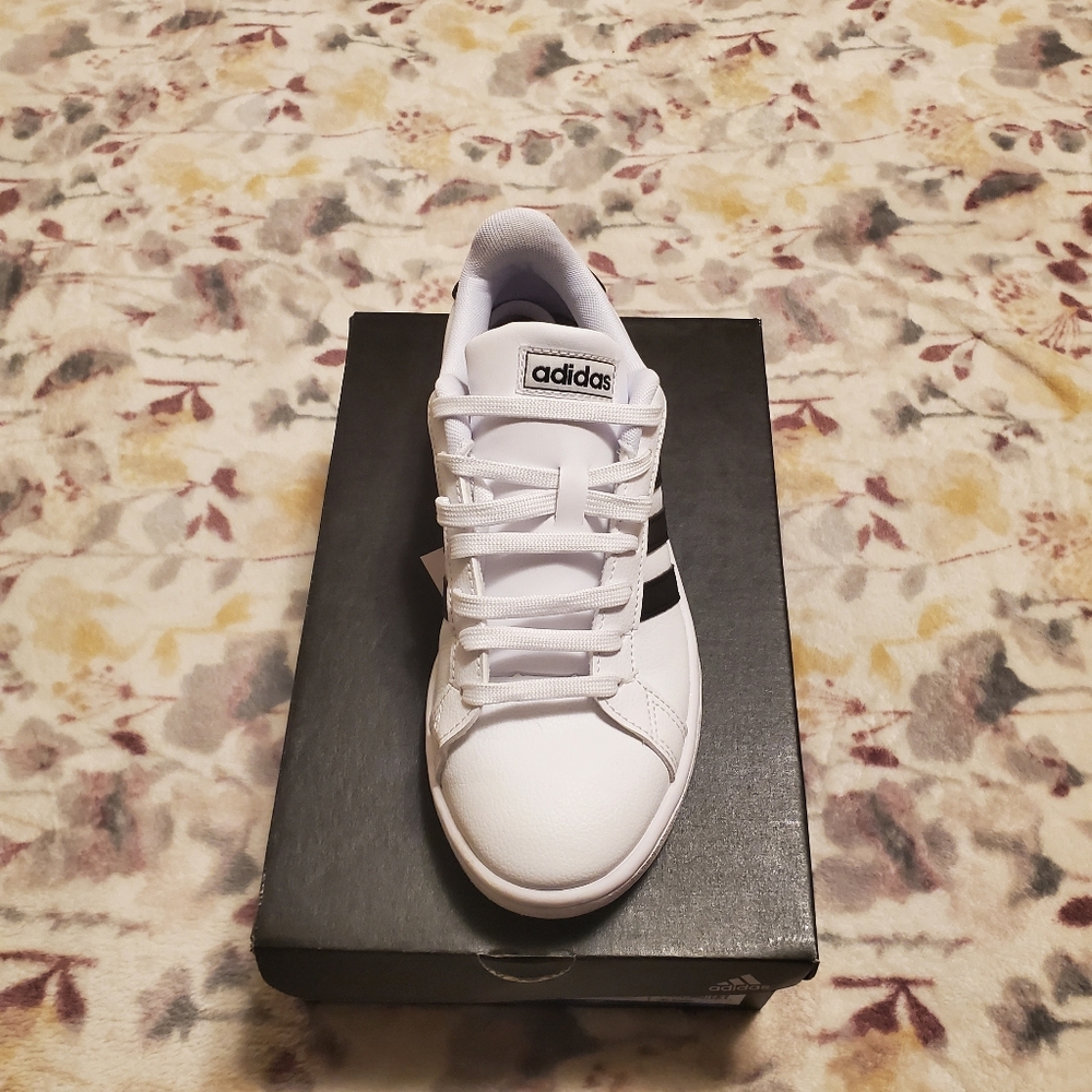 Adidas Tennis Shoe